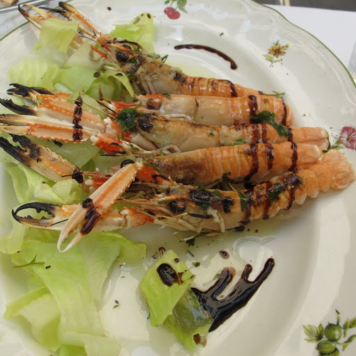 grillede cigalas, sjøkreps.