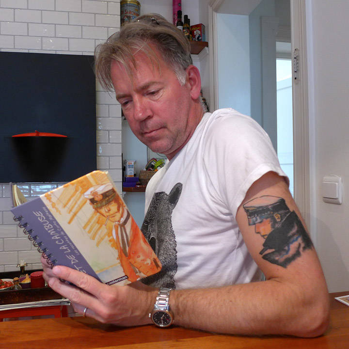 Erik med Corto Maltese på armen. Ingen tilfeldighet at vi landet på en oppskrift fra denne boken i dag. Erik med Corto Maltese på armen. Ingen tilfeldighet at vi landet på en oppskrift fra denne boken i dag.
