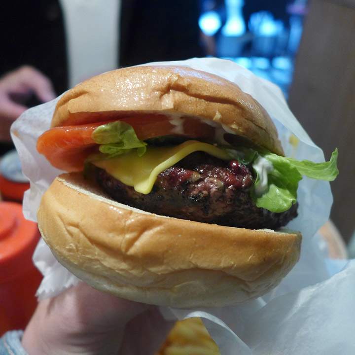 Burgeren fra Tommi's Burger Joint i Oslo.