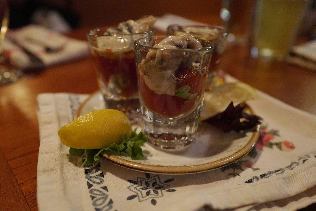 Trøfler og vin, fjell og sjø i Oregon oesters shots 1080x720 - Trøfler og vin, fjell og sjø i Oregon
