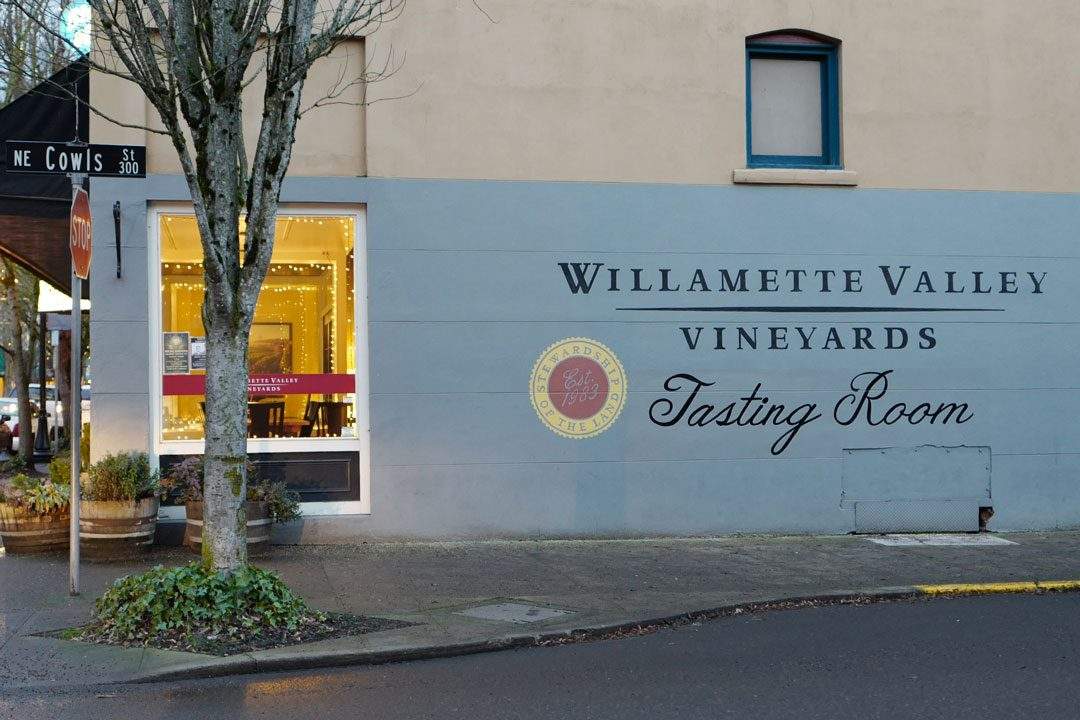 Trøfler og vin, fjell og sjø i Oregon tasting room 1080x720 - Trøfler og vin, fjell og sjø i Oregon