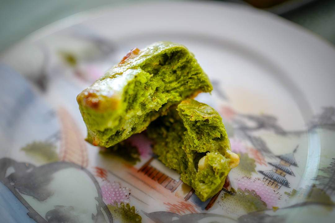 Scones med matcha og hvit sjokolade L1420724 - Scones med matcha og hvit sjokolade